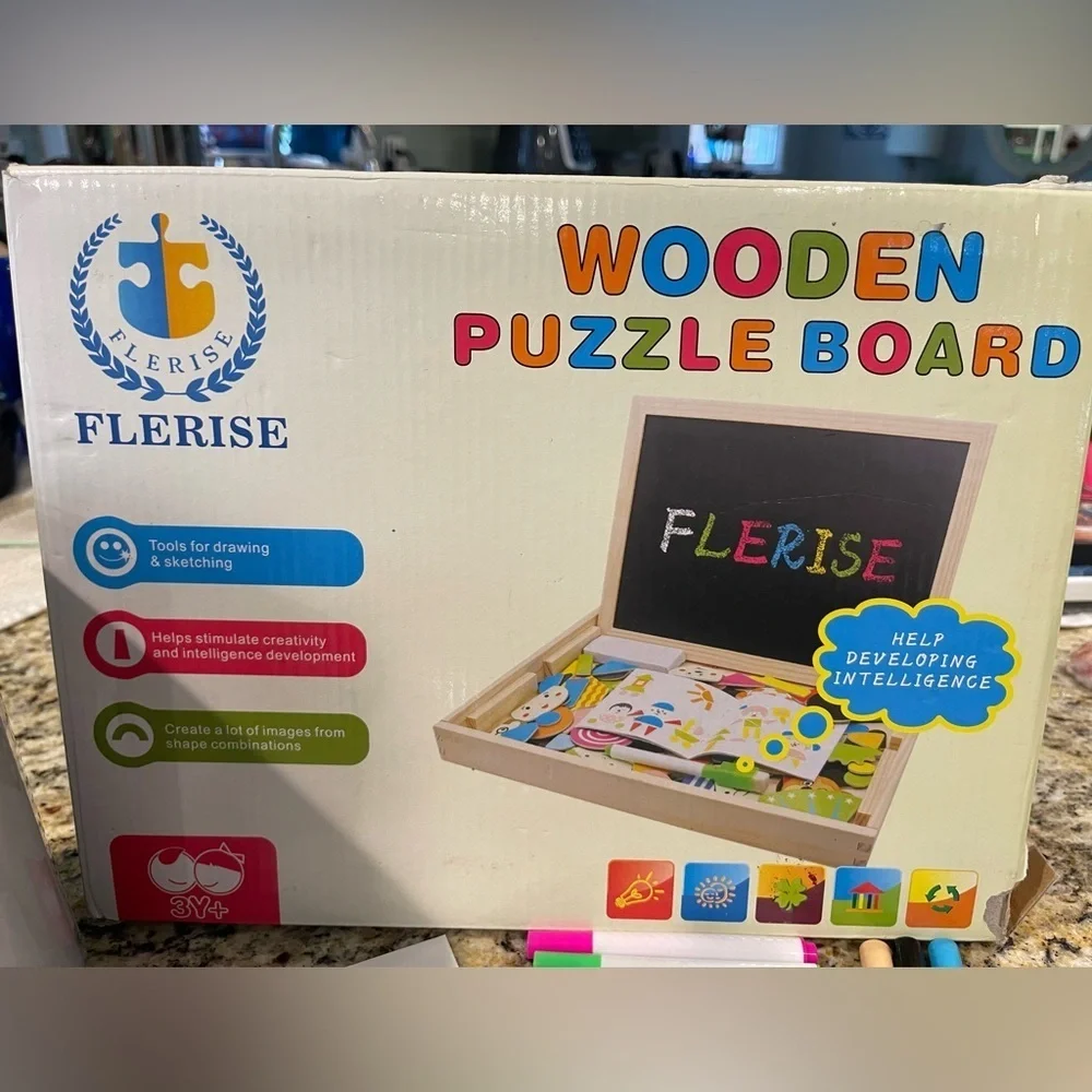 Flerise Wooden Puzzle Board, Crayola Pic & Nightlight Projector, Mandalorian Set